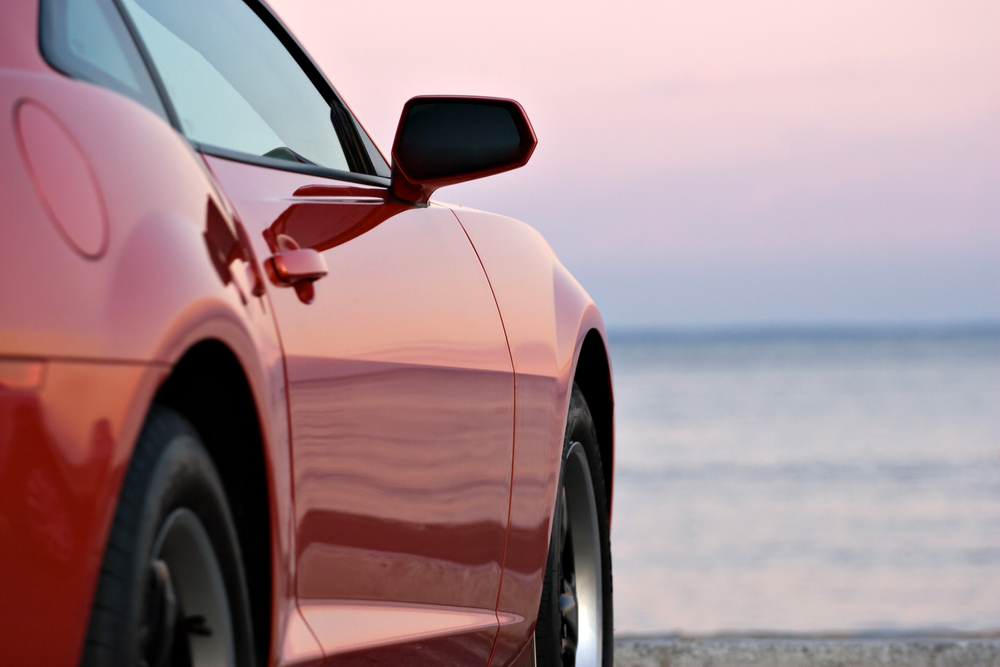 coche en la playa